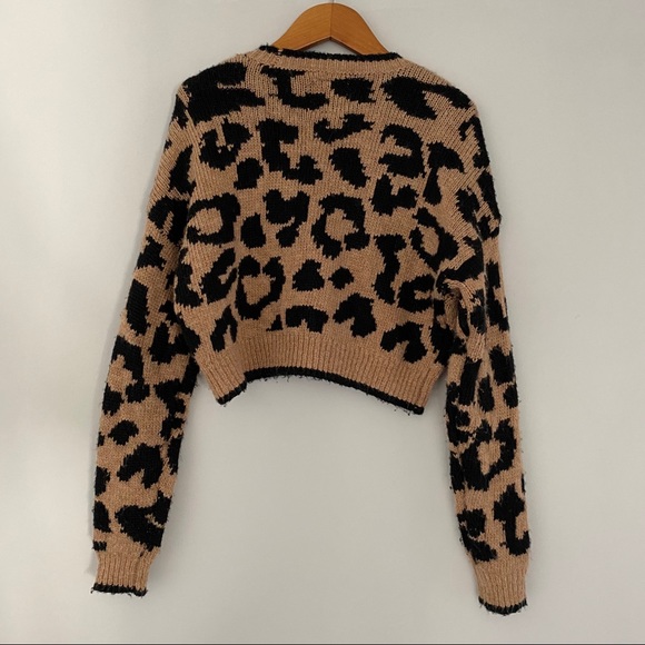 Cropped Sweater - Picture 3 of 3